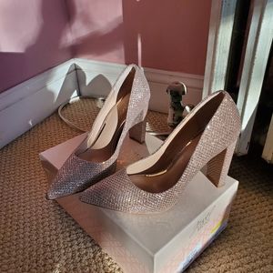 Badgley Mischka  metallic shoes
